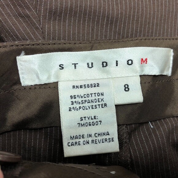Studio M Women's Shorts Size 8 Brown Pin Striped NWOT - Picture 4 of 4
